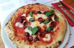 Pizza Diavola de León del restaurante Fratelli Figurato en Chamberí